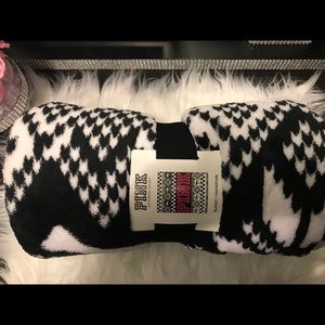 VS Pink Blanket